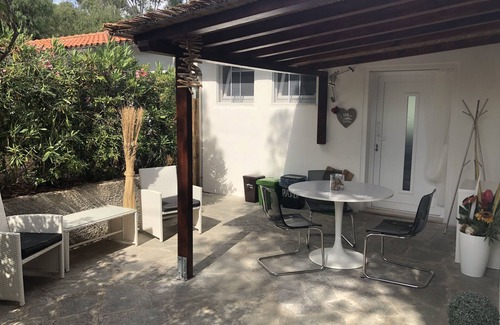 Lacona Apartment | Blueberry apartment - studio 2/3 people - privacy - surrounded by greenery
