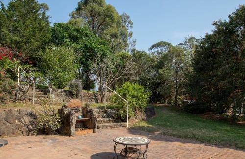 Kurrajong House | Blueberry Hills On Comleroy Farmstay - Self-Contained Cottages