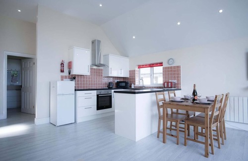 Pendine Apartment | Bluebird - 2 Bedroom Apartment - Pendine