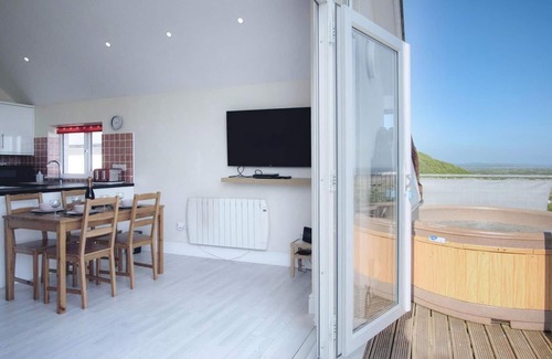 Pendine Apartment | Bluebird - 2 Bedroom Apartment - Pendine