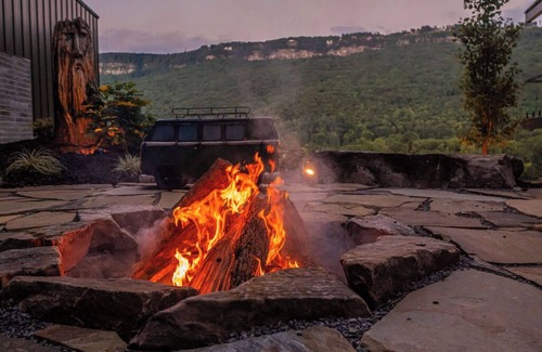 Wildwood House | Bluebird Cabin | Views, Fire pit, Outdoor Kitchen