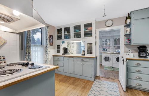 Salida House | Bluebird Cottage, 1897 Home On Salida's Alpinepark