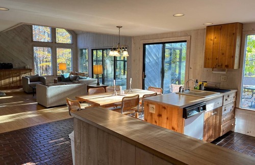 Forest Farms Cottage | Bluebird - Large cottage for all season getaway