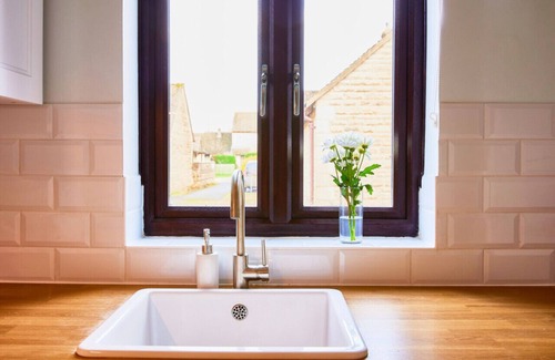 Bourton House | Bluebirds Cottage - Light & Airy 2 Bed in Bourton