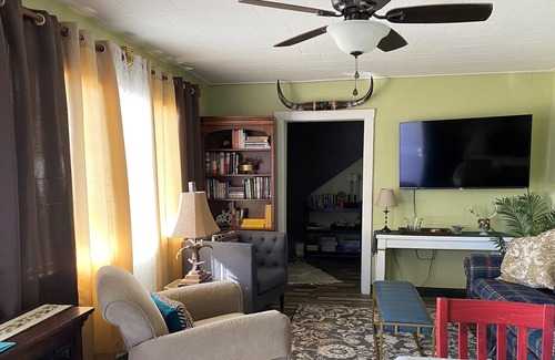 San Saba House | Bluebonnet Suite @ Wildflower Lodge