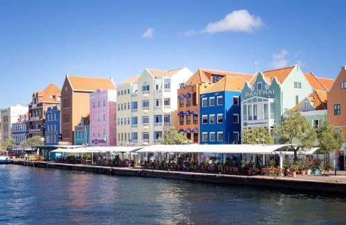 Pietermaai District Apartment | BlueCity Stays - Handelskade Area in Willemstad