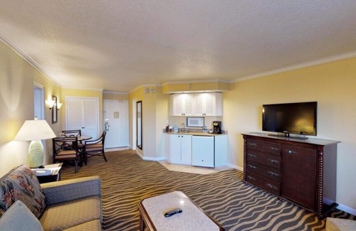 St. Pete Beach Condo | Bluegreen at Tradewinds - 2 Bedroom Combined Boulevard View