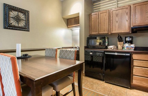 Lake Delton Resort | Bluegreen's Odyssey Dells – An Escape for Families- Waterpark Capital- 2 Bd.