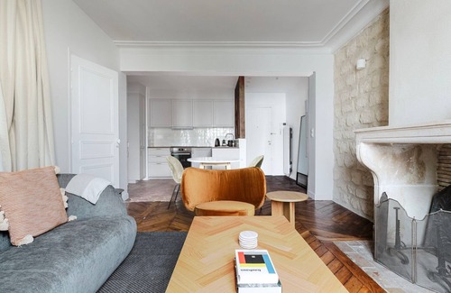 Montmartre Apartment | Blueground | Abbesses - Montmartre, nr Sacré Coeur