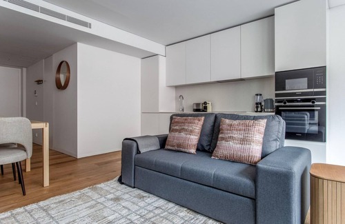 Lisbon Old Town Apartment | Blueground | Amoreiras, gym, pool & spa