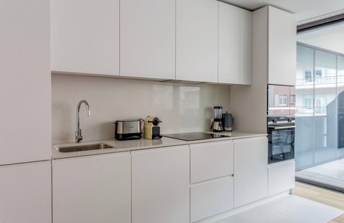 Lisbon Old Town Apartment | Blueground | Amoreiras, gym, pool & spa