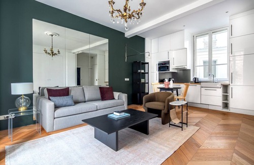 Champs-Elysees Apartment | Blueground | Arc de Triomphe, nr Ch-Élysées