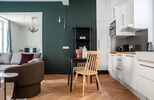Champs-Elysees Apartment | Blueground | Arc de Triomphe, nr Ch-Élysées
