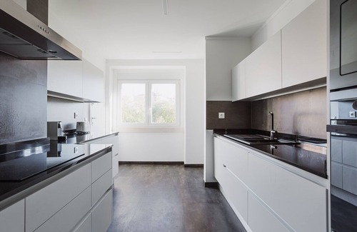 Sao Joao de Deus Apartment | Blueground | Avenida de Roma 2bd apartment