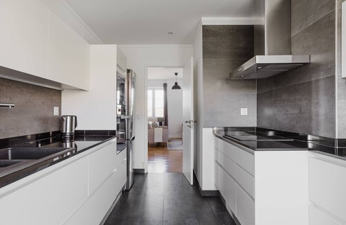 Sao Joao de Deus Apartment | Blueground | Avenida de Roma 2bd apartment