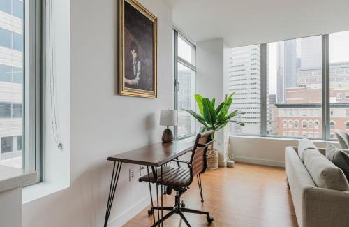 Chinatown Apartment | Blueground FiDi gym coffee bar security wd BOS-1085