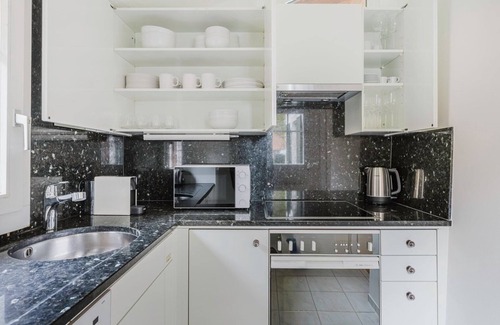 Oberstrass Apartment | Blueground | Fluntern, private w/d, walk to market