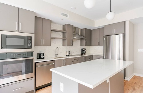 Clarendon Apartment | Blueground | Lyon Village, pool, nr Iwo Jima Memorial