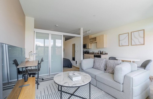 Wallingford Apartment | Blueground | Northlake, gym & w/d, nr park