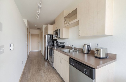 Wallingford Apartment | Blueground | Northlake, gym & w/d, nr park