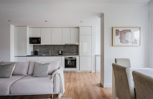 Oeiras Apartment | Blueground | Oeiras, pool & AC, nr palace