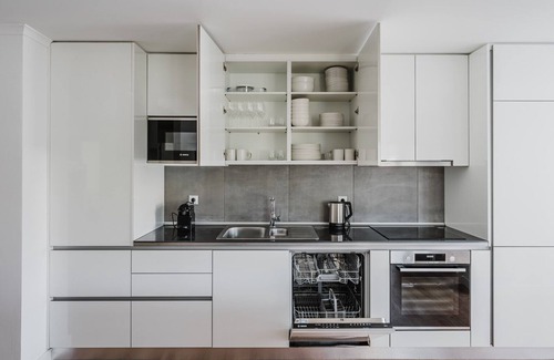 Oeiras Apartment | Blueground | Oeiras, pool & AC, nr palace