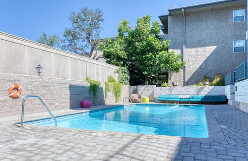 Pasadena Apartment | Blueground | Pasadena, pool & AC, nr Caltech