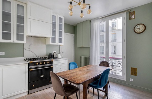 Quartier de Rochechouart Apartment | Blueground | Pigalle, nr restaurants & boutiques
