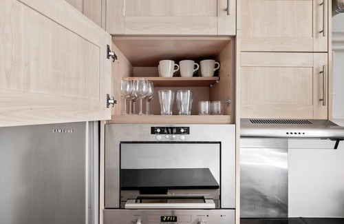 Auteuil Apartment | Blueground | Porte Saint Cloud, near sports