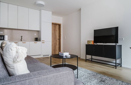 Prague 8 Apartment | Blueground | Prague 7, furnished, close to offices (PRG-29)