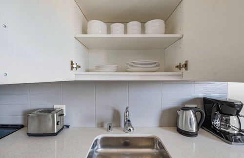 University District Apartment | Blueground | Ravenna, rooftop, nr University Park