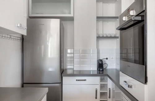Quartier du Faubourg-Montmartre Apartment | Blueground | Rochechouard, a/c, nr restaurants