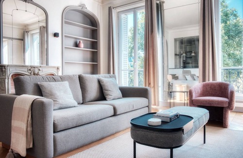 Quartier du Faubourg-Montmartre Apartment | Blueground | Rochechouard, a/c, nr restaurants