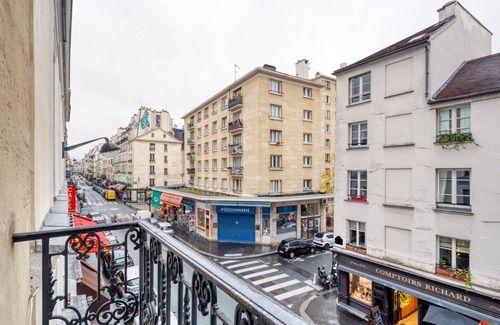 6th Arrondissement Apartment | Blueground | St Placide, balcony, nr Bon Marché