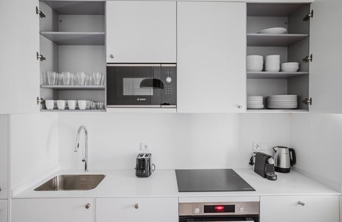 Trafalgar Apartment | Blueground | Trafalgar, AC & w/d, nr Olavide