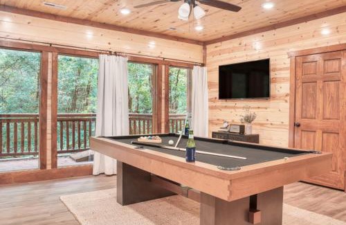 Gatlinburg - Pigeon Forge House | Bluestem Bluebell by AvantStay Incredible Views w Large Balcony Indoor Pool