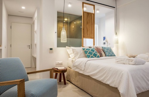 Little Venice Hotel | Bluetopia Suites