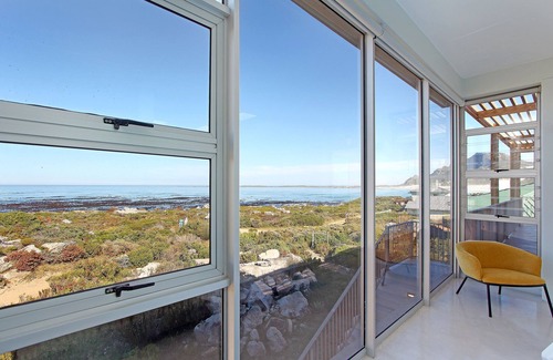Betty's Bay House | Blueview on Silversand
