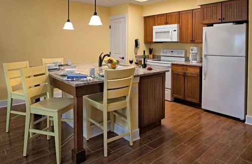 Palmetto Dunes Condo | Bluewater Resort and Marina 2br Suite Sunday Check-In