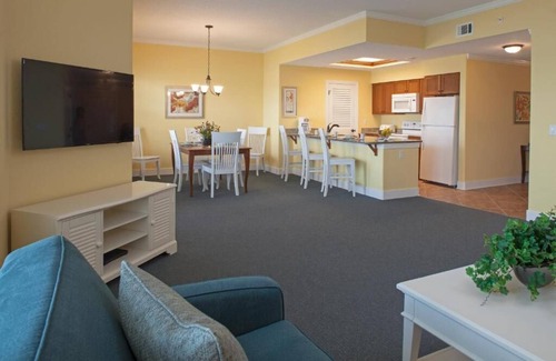 Palmetto Dunes Condo | Bluewater Resort and Marina 2br Suite Sunday Check-In
