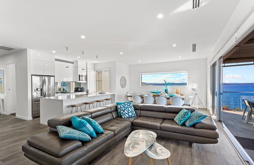 Salamander Bay House | Bluewater Splendour - Heated infinity pool and amazing views!