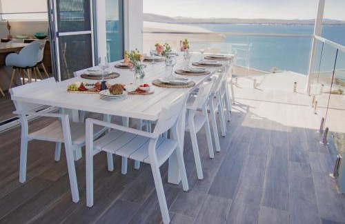 Salamander Bay House | Bluewater Splendour - Heated infinity pool and amazing views!