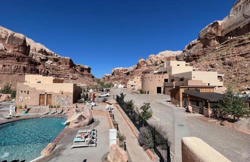 Bluff Hotel | Bluff Dwellings Resort