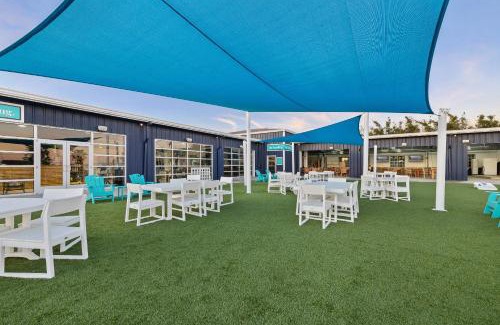Flour Bluff Hotel | Bluff's Landing Lodge