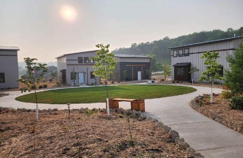 Decorah Villa | Bluffside Gardens Maple Series 8B - Pet Friendly