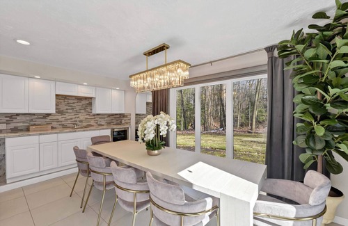 Willoughby Hills House | Bluffside Retreat Sum