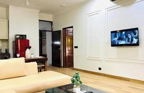 Gurugram Apartment | BluO Modern 1BHK - DLF Galleria Market