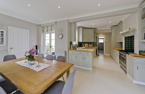 Wandsworth Common House | Blush Springs, by Veeve