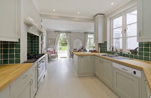 Wandsworth Common House | Blush Springs, by Veeve