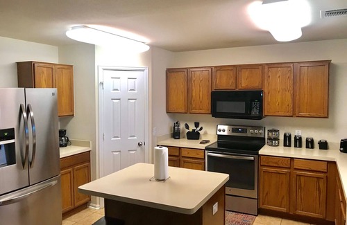 Heritage House | *BMT* Huge Home Near LACKLAND/SEA WORLD/ALAMO